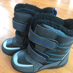 Toddler boy Totes winter boots, size 8